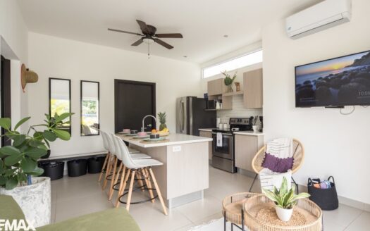 Modern & Stylish Condo Just Minutes from Jaco Beach and Downtown