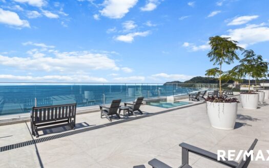 The Pacific Point 202 Oceanfront 3-bedroom