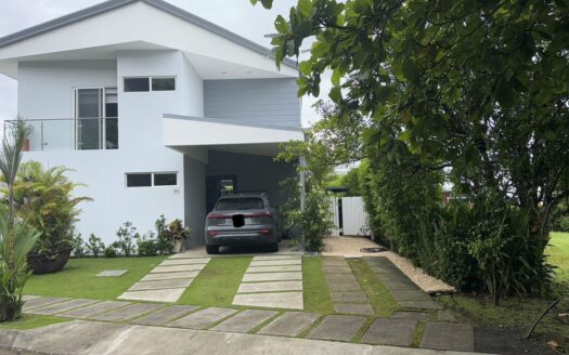 MODERN 4 BED 3 BATH HOME WITH POOL – RESIDENCIAL BAMBÚ, PUNTA LEONA