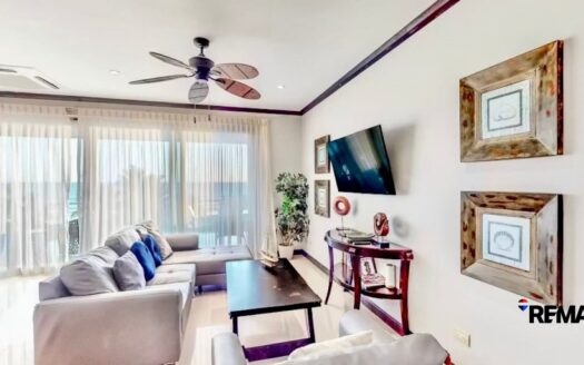 Beachfront Condo in Jacó Paradise