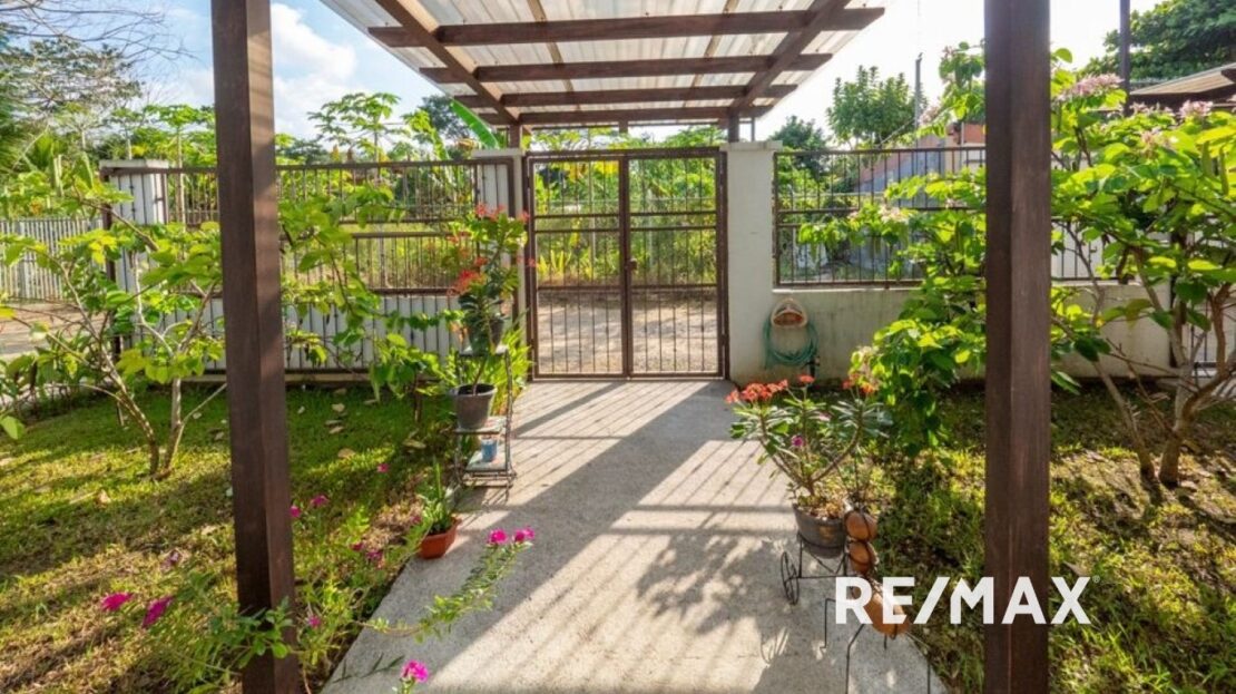 Garabito Central Pacific Costa Rica>Jaco>Pueblo Nuevo  43990 | Dominique Brousseau Jaco Costa Rica Real Estate Agent