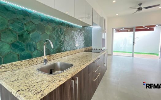 Tropical Villa in Jaco Beach