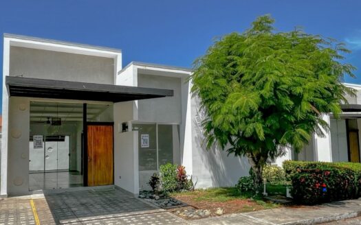 Tropical Villa in Jaco Beach