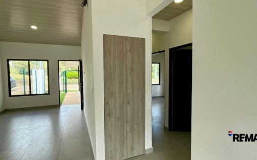 Peaceful Nature Home in Altos de Bejuco