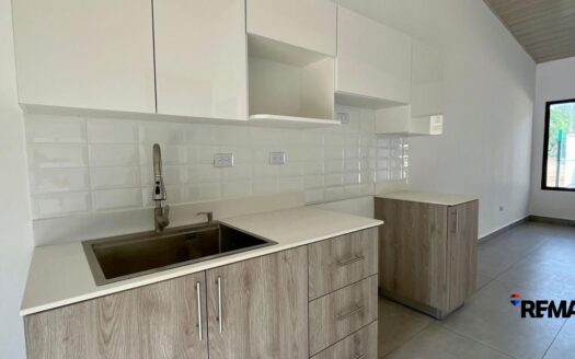 Peaceful Nature Home in Altos de Bejuco
