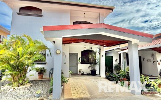 Tropical Paradise with Private Pool in Esterillos