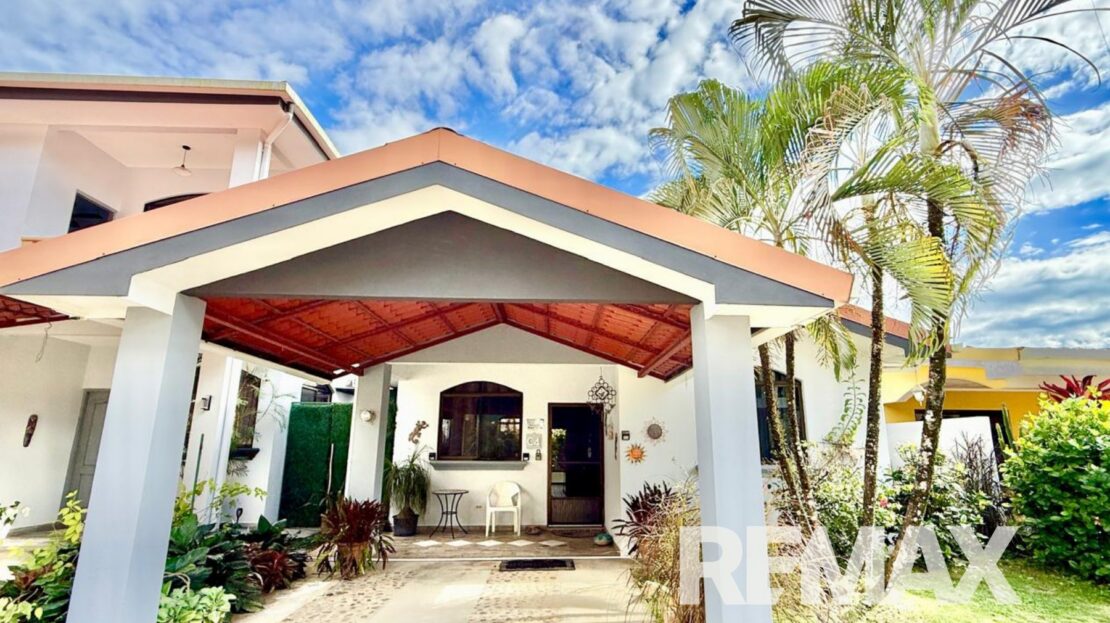 Parrita>Esterillos  110186 | Dominique Brousseau Jaco Costa Rica Real Estate Agent