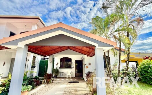 Walk to Esterillos Beach Villa