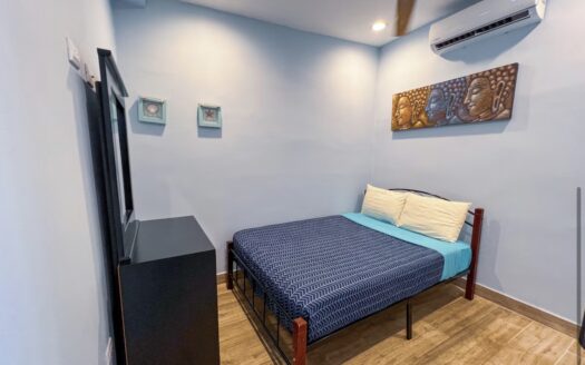 Paradise Condo turn key